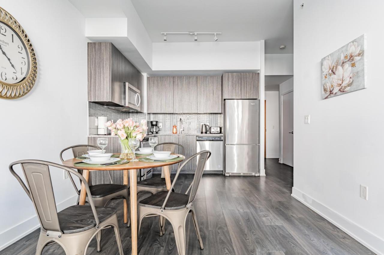 Condo In Parklawn & Lake Shore With Free Parking Close To Airport Toronto Exterior foto