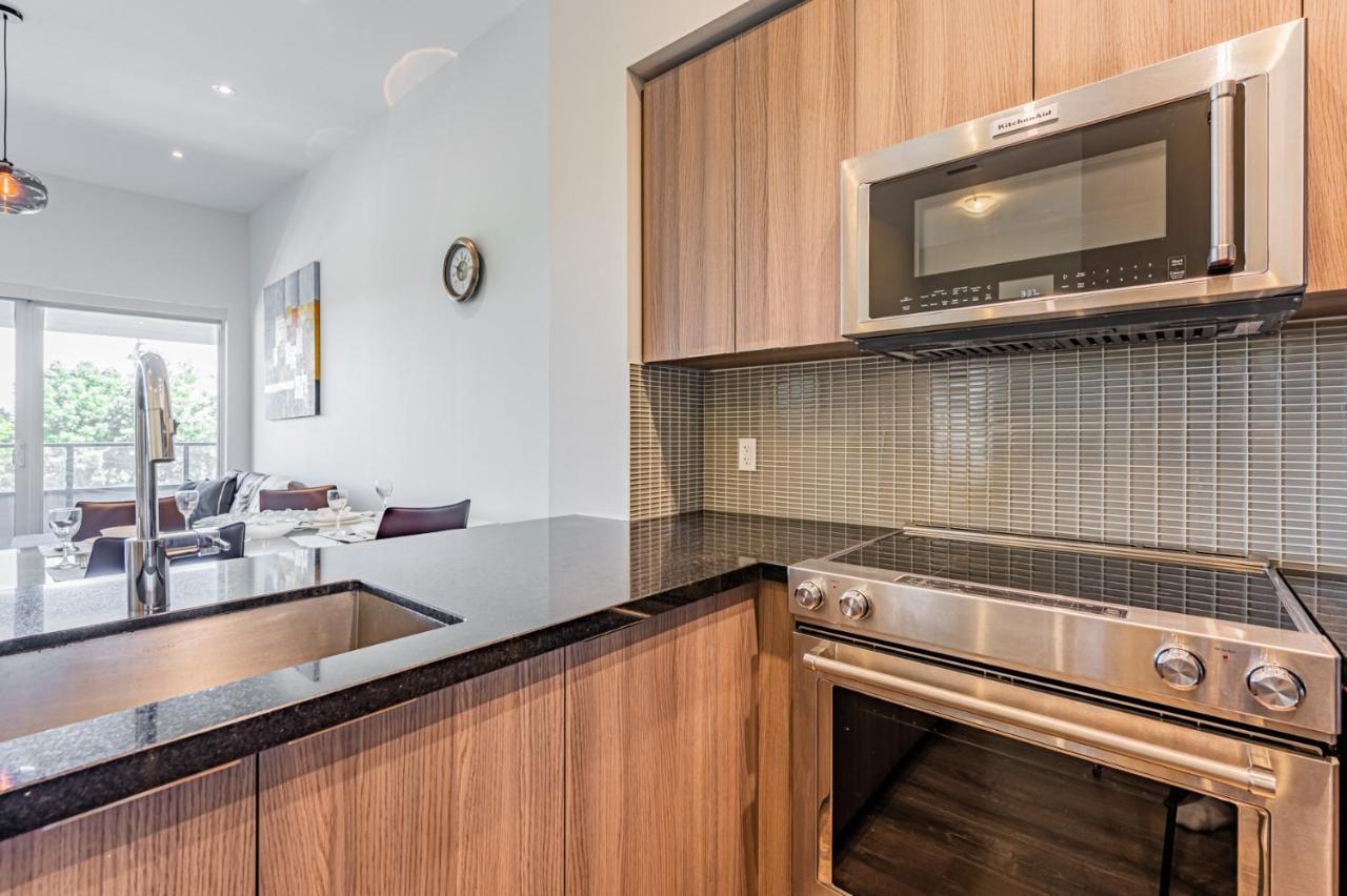 Condo In Parklawn & Lake Shore With Free Parking Close To Airport Toronto Exterior foto