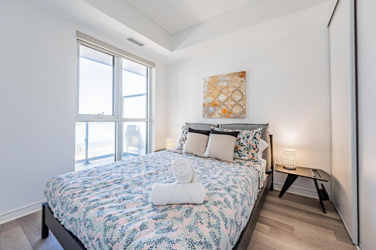 Condo In Parklawn & Lake Shore With Free Parking Close To Airport Toronto Exterior foto